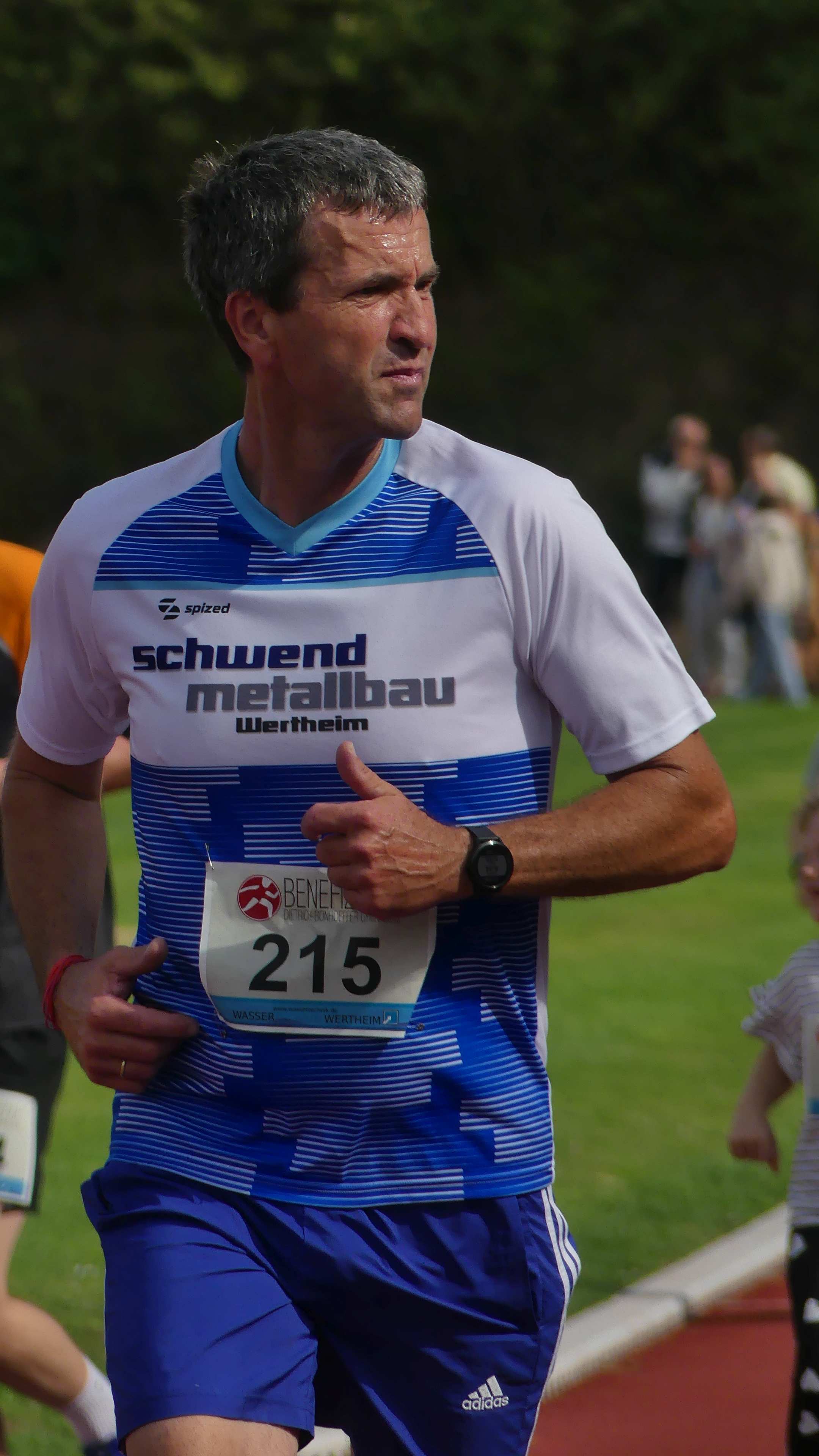 Bild vom 15. Benefizlauf im Jahr 2025. Dies ist das 298. Bild.